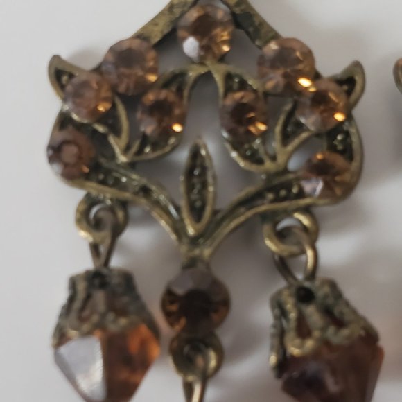 Vintage Inspired Dangle Earring -  Gold and Amber Colors - Picture 3 of 3